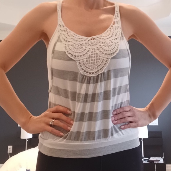 Lace front tank - Picture 5 of 7